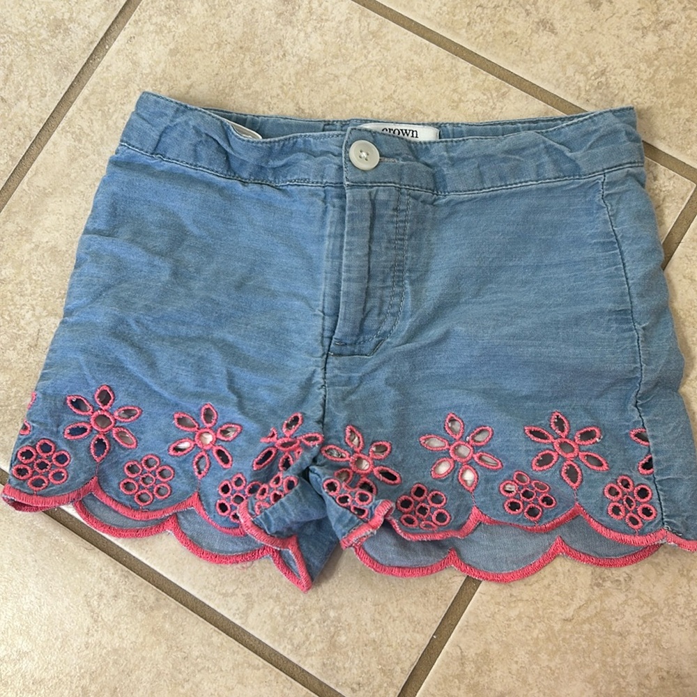 Eyelet shorts